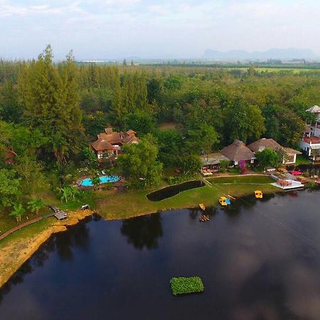 Golden Lake View Boutique Resort Kanchanaburi City Exteriör bild