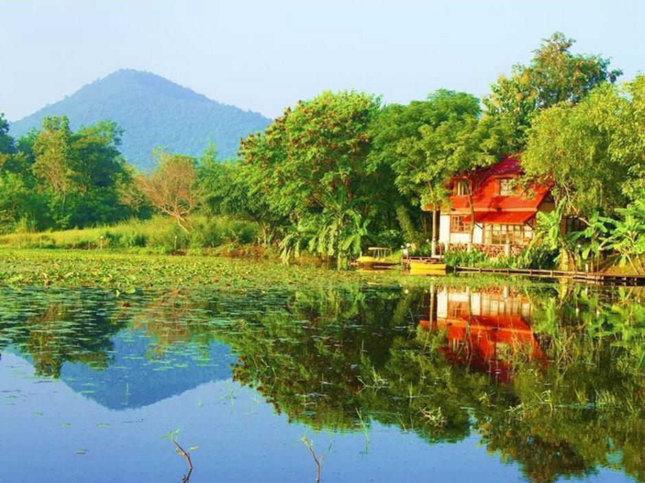 Golden Lake View Boutique Resort Kanchanaburi City Exteriör bild