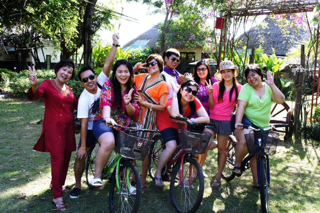 Golden Lake View Boutique Resort Kanchanaburi City Exteriör bild