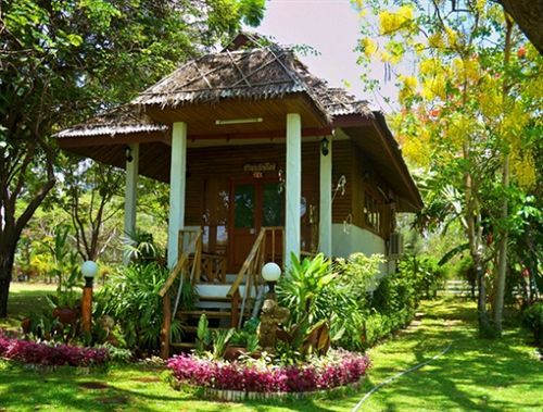 Golden Lake View Boutique Resort Kanchanaburi City Exteriör bild
