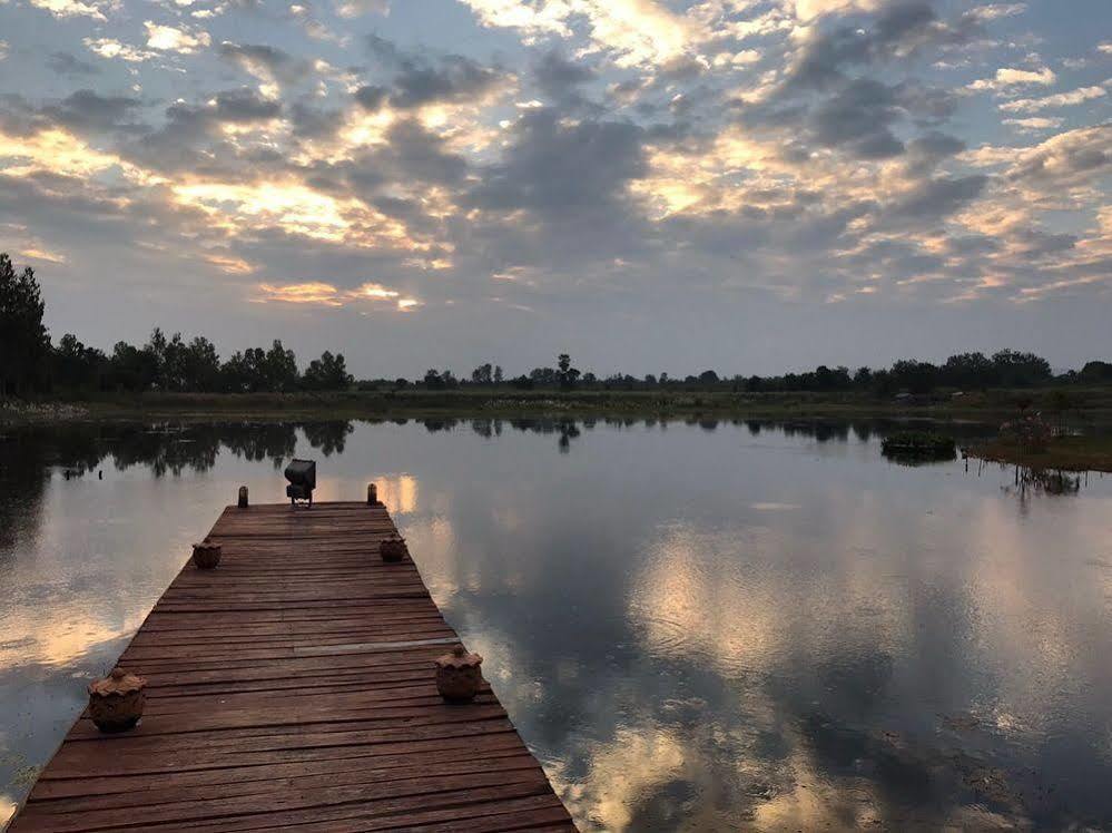 Golden Lake View Boutique Resort Kanchanaburi City Exteriör bild
