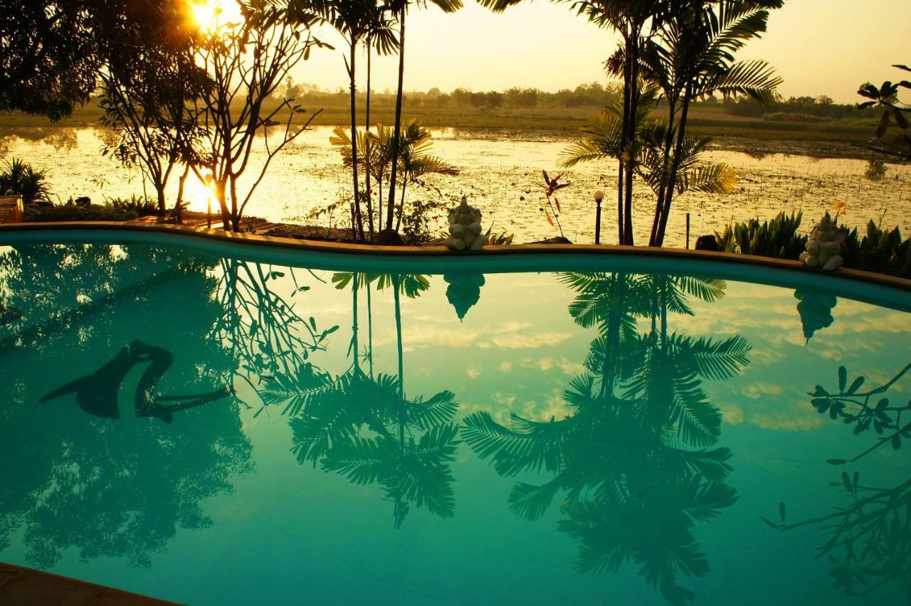 Golden Lake View Boutique Resort Kanchanaburi City Exteriör bild